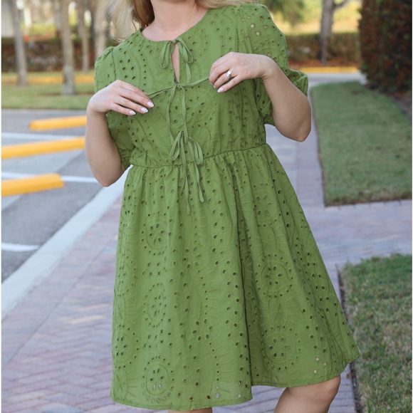 Dokotoo Mini Dress Olive Green Eyelet Lace Knee Length Short Puffy Sleeve Size S - Picture 3 of 14